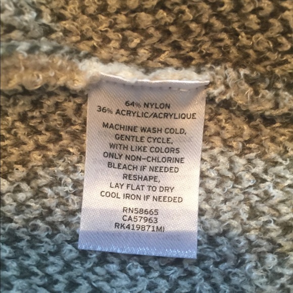 Women’s sweater purchased from Nordstrom rack - Picture 7 of 8